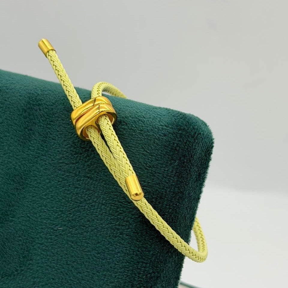 Hi Bracelet (4 Colors)